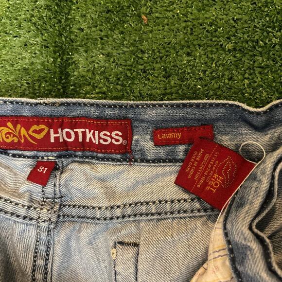 Women’s Retro Denim Hot Kiss Distressed Jeans - Picture 6 of 8